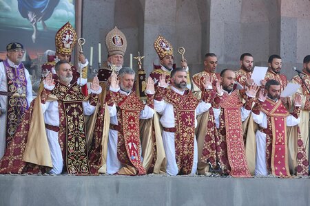 Metropolitan offers greetings to newly consecrated Primate of Armenian Diocese